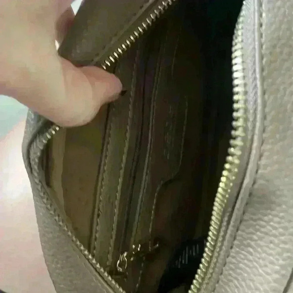 Bebe Tan Handbag Crossbody - New - Picture 3 of 7